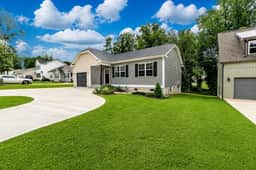 Convenient New Modern House - Tidy and Equipped - Image 2