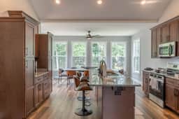 Convenient New Modern House - Tidy and Equipped - Image 4