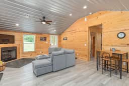 Modern Cabin in the Woods with Hot Tub - Image 2