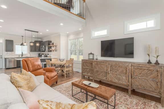 Brand New Modern House - Walk to Main Street - Image 1