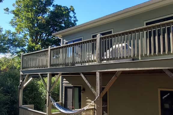 Modern Hilltop Home - 5 minutes from Everywhere! - Image 1