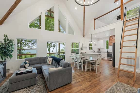 Modern Mountain House with Amazing Views + Hot Tub - Image 1