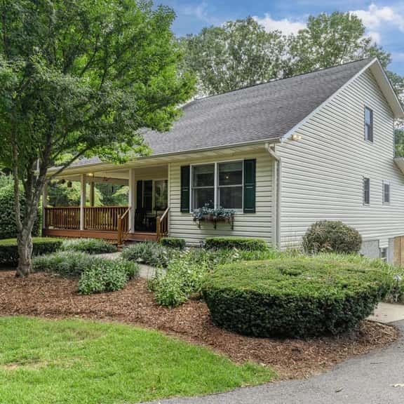 House on the Hill near Blue Ridge Pkwy & Downtown - Image 1