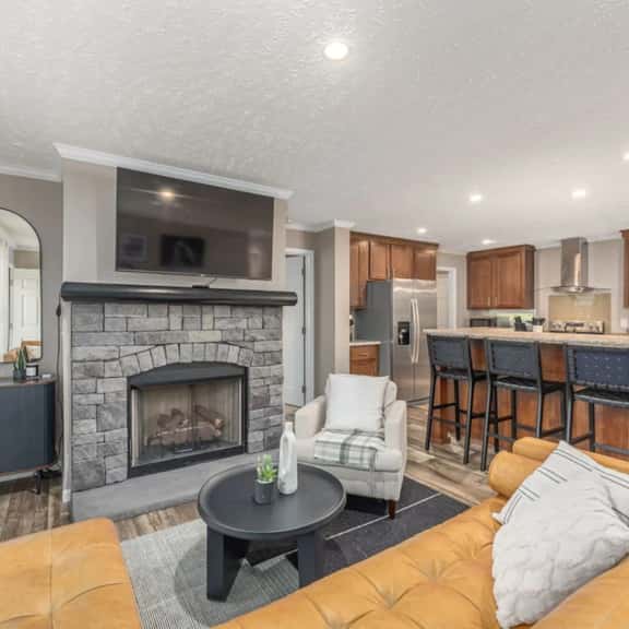 Private Retreat by the Ecusta Trail and Downtown - Image 1