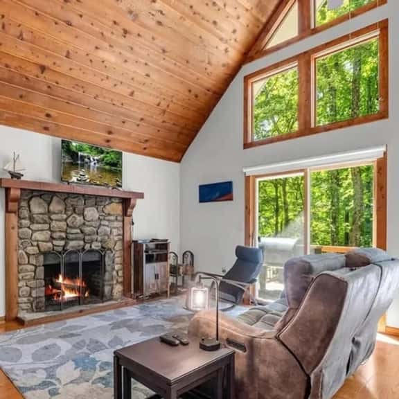 Updated Classic Cabin, Private Community + Hot Tub - Image 1