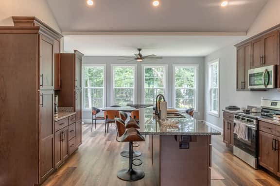 Convenient New Modern House - Tidy and Equipped - Image 4