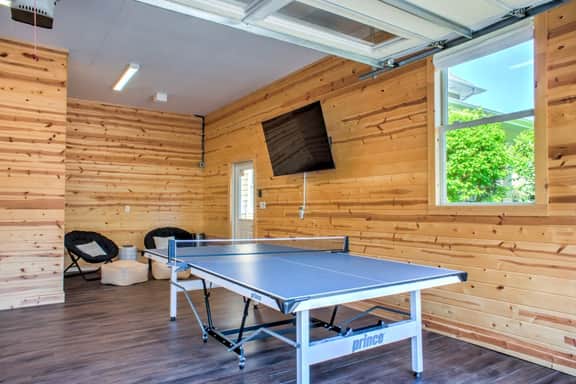 Easy Access Mountain Getaway with Panoramic Views - Image 5