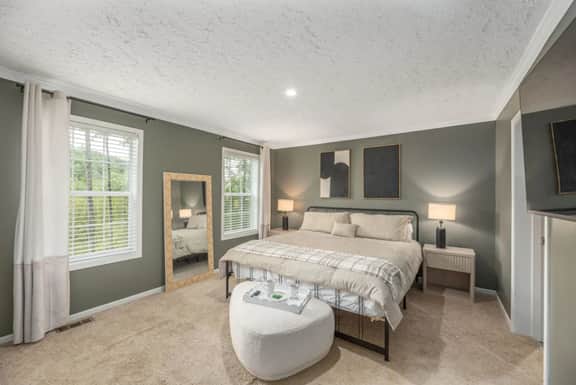 Private Retreat by the Ecusta Trail and Downtown - Image 2